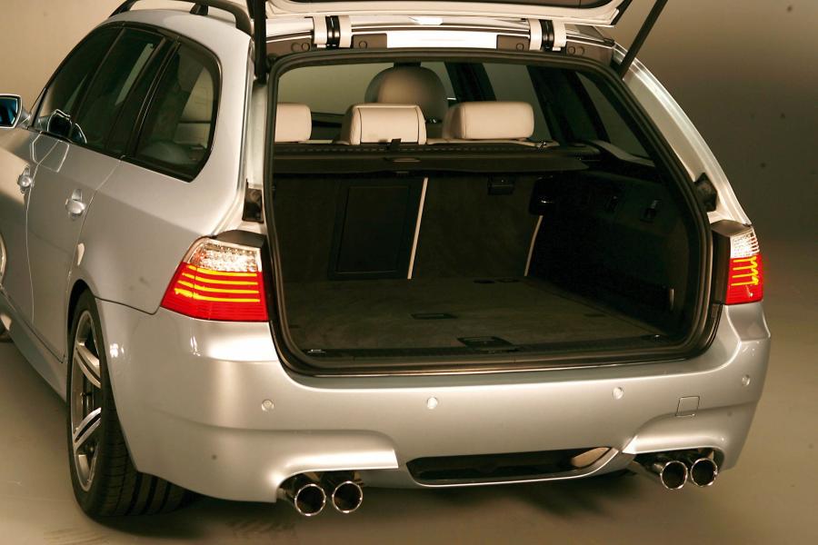  BMW M5 Touring 2009 года  (фото 11 из 51)